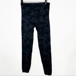 Spanx Look At Me Now Black Camo Stretchy Leggings Size XL